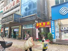 清镇云岭大街房东带设备直租门面 无转让费